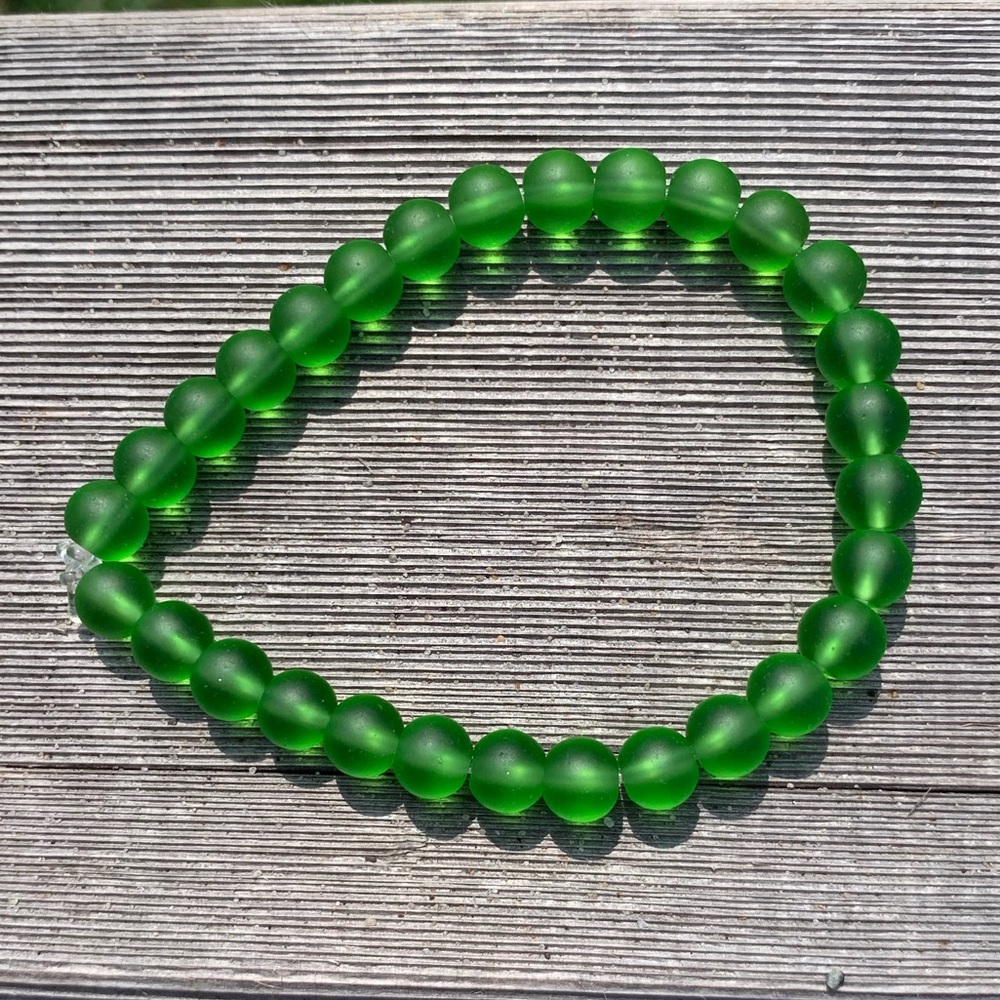 Sea Bead Bracelet in Irish Green Stretch stackable